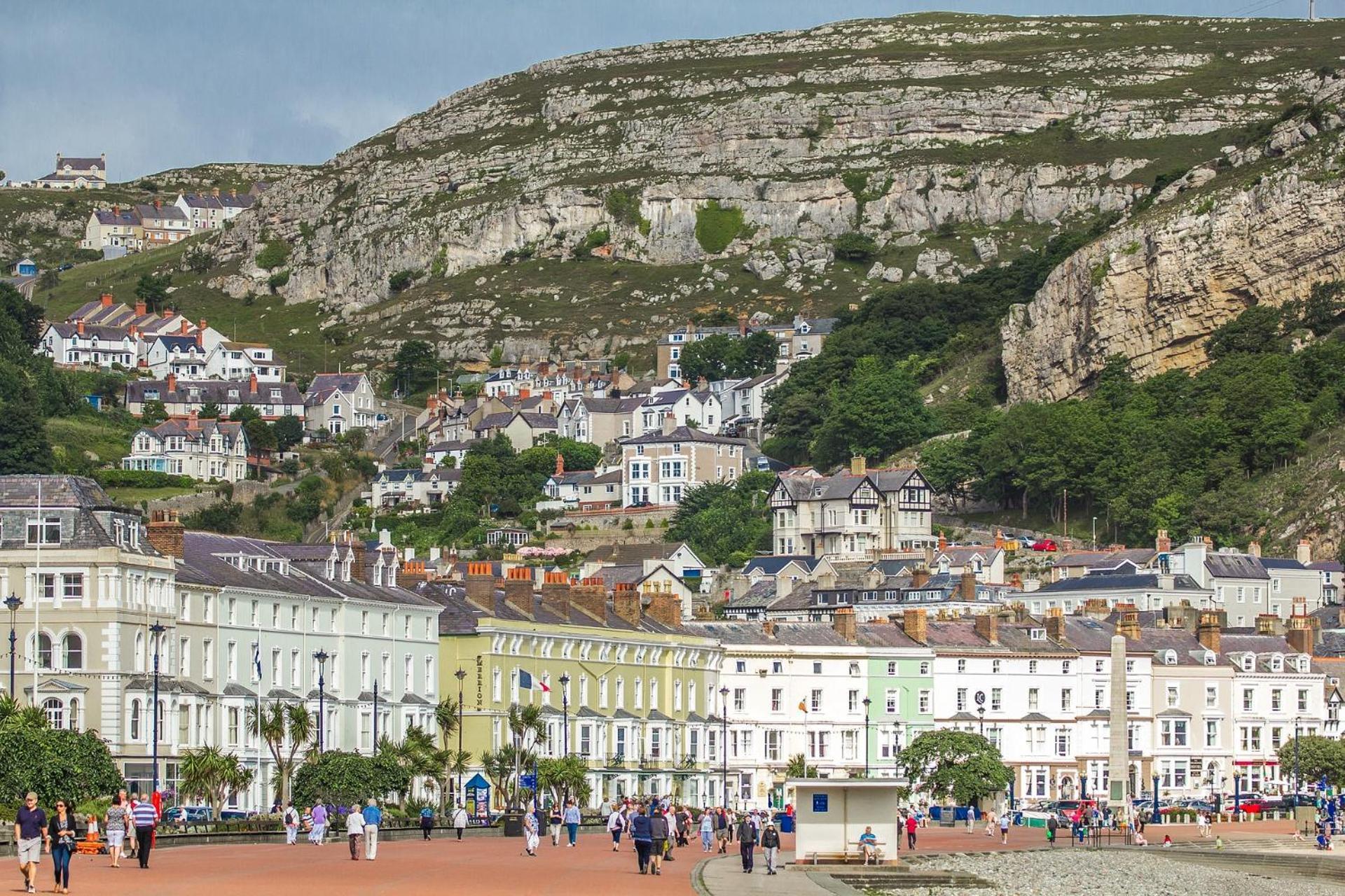Cosy 1 Bedroom Apartment In The Heart Of Llandudno Esterno foto